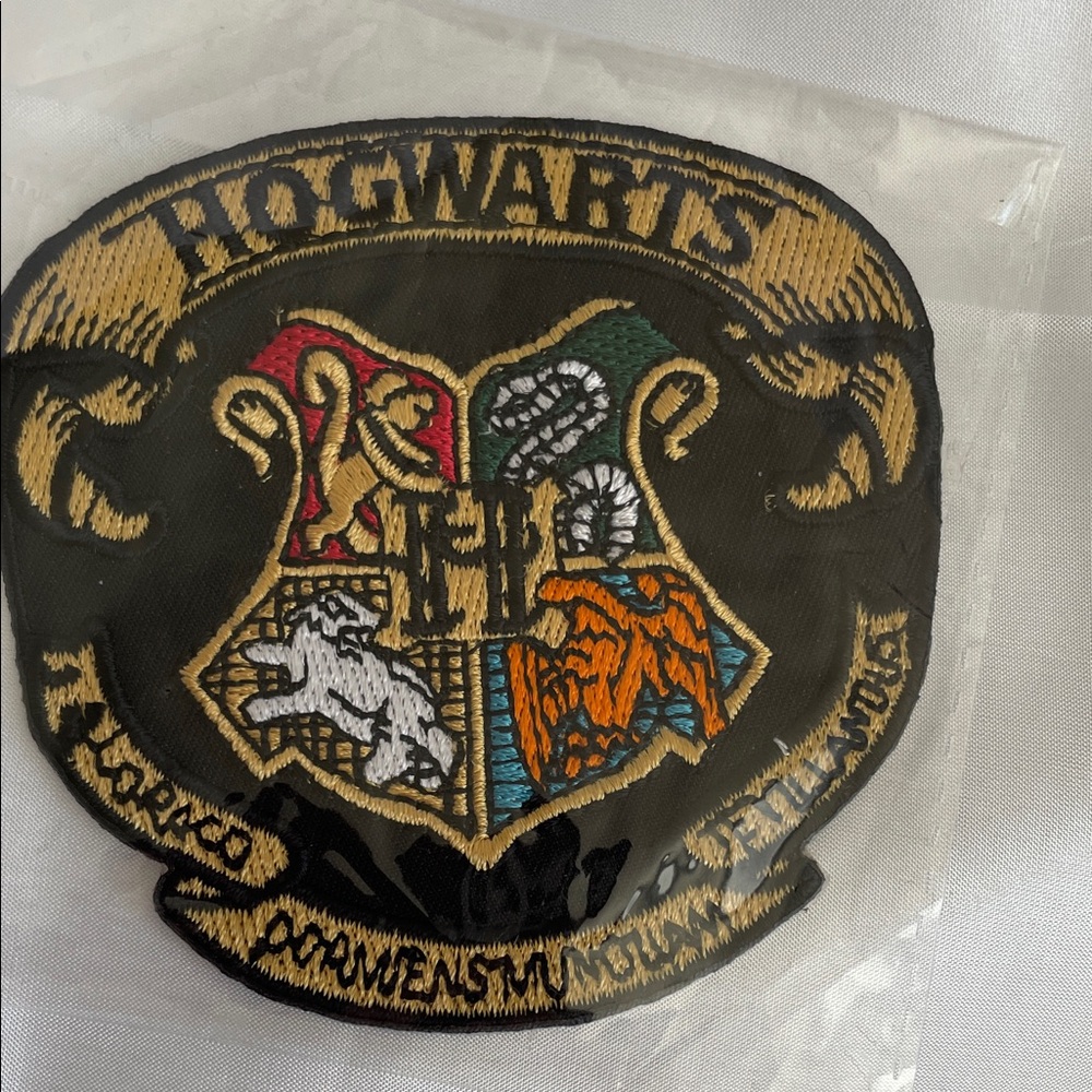 Hogwarts Crest Embroidered Patch - Multicolor